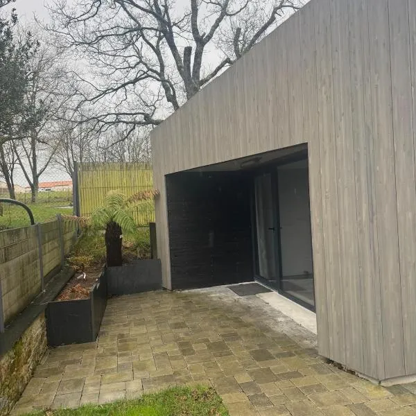 Studio avec accès indépendant, hôtel à Aigrefeuille-sur-Maine