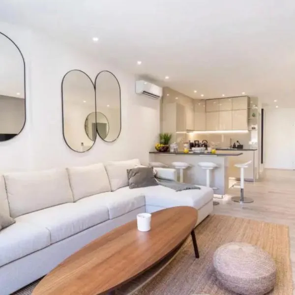 Appartement luxueux 110m collé au prestigieux hôtel le MARTINEZ, hotel i Cannes