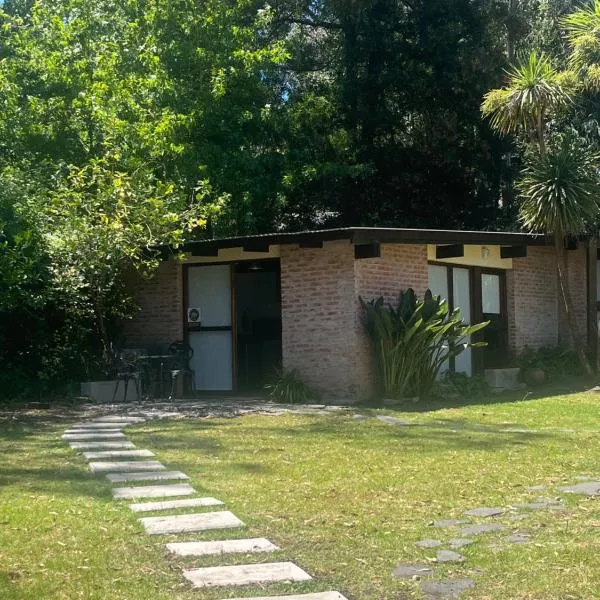 Casa en el bosque Peralta Ramos, hotel en Mar del Plata