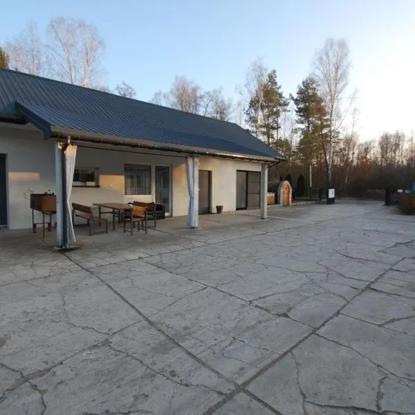 Letnia Oaza "Forsycja", hôtel à Sobienie Jeziory