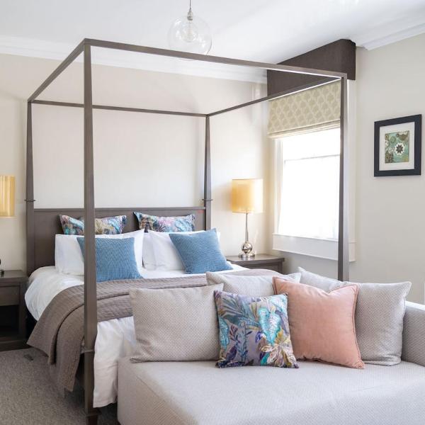 Bespoke Central Town House, Bath