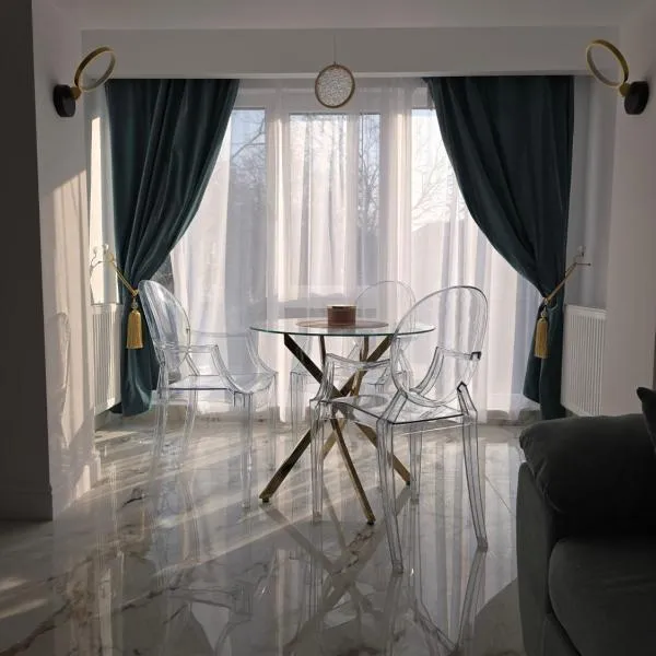 Luxury apartments, ξενοδοχείο στο Τζιούρτζιου
