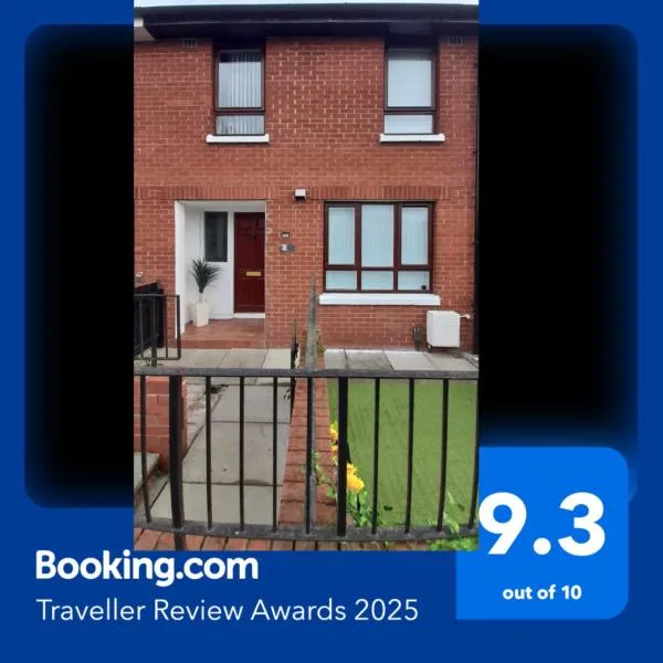 293 Holiday Home- Free on site parking, Hotel in Belfast