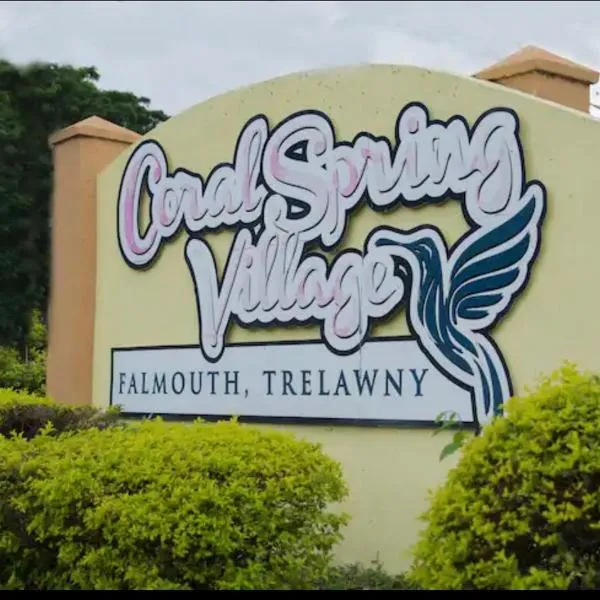 Quiet 2 bedroom 2 bathroom Home in Falmouth, Jamaica Parish of Trelawny, hotel v destinaci Falmouth