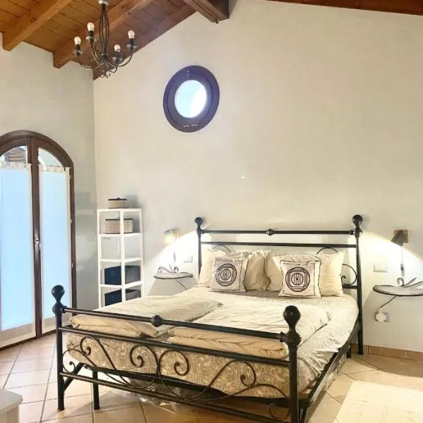 Lejlighed i Bassola med privat parkering, ξενοδοχείο στο Armeno