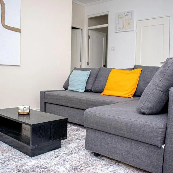 The Soul of Kingston Chic 2BR Condo with Pool and GYM, hôtel à Kingston