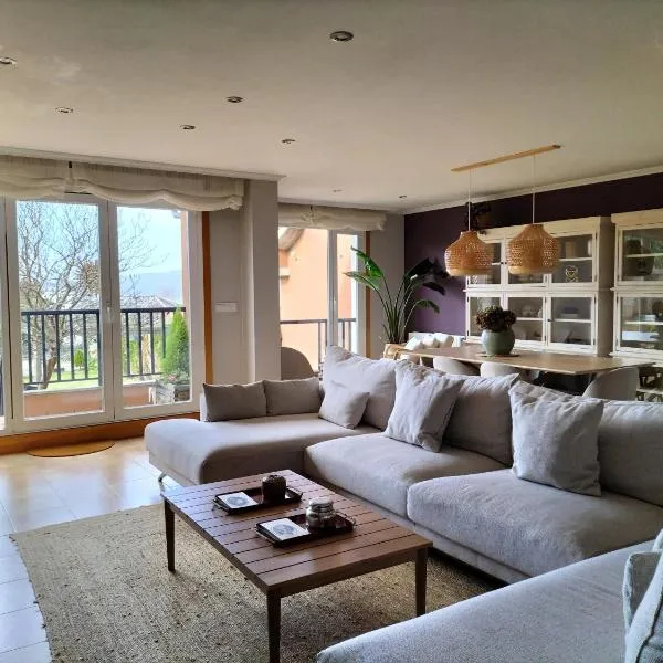 Chalet jardin privado, Piscina Comunit, Max 10 pers, hotel em Sanxenxo