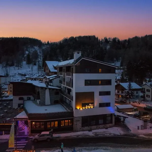 Viesnīca Hotel Arlecchino - Dada Hotels pilsētā Madezimo