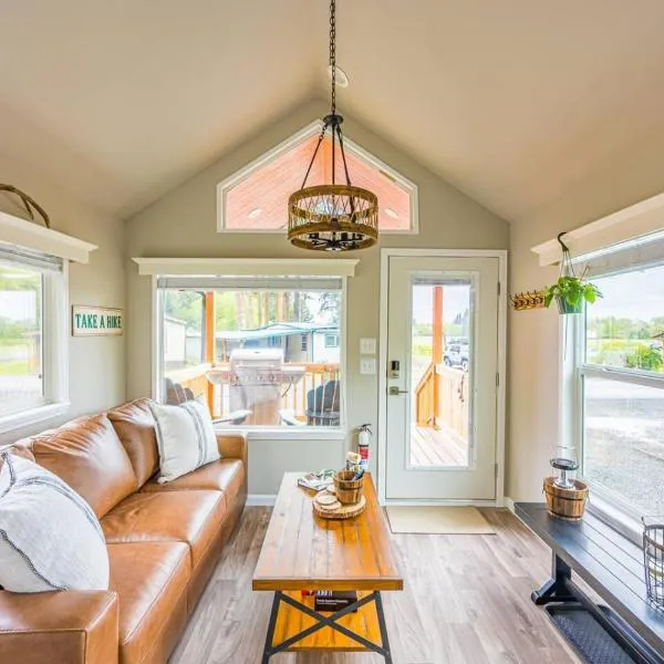 Rainforest Tiny Home Retreat 19, Hotel in Forks