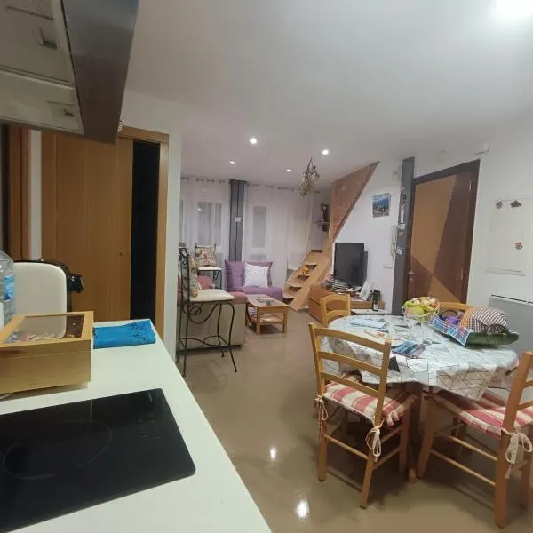 Alojamiento Evelyne Cal Paleta Noves de Segre, hotel v destinaci Novés de Segre