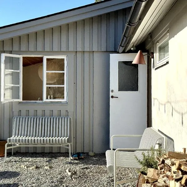 Atelier Blå houses, hotel in Rösselvik