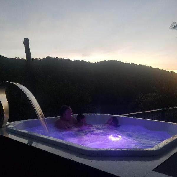 Chácara pé n'água, 80 km de SP, piscina e spa aquecido, São Paulo