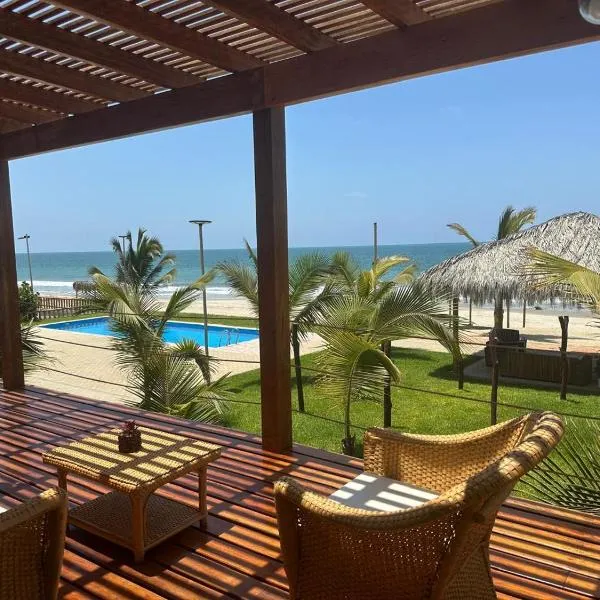 Hotel Gran Azul Bungalows, hotel in Canoas De Punta Sal