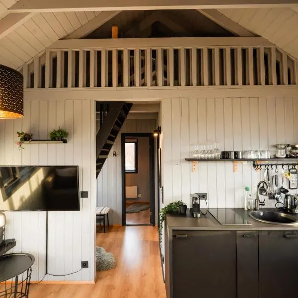 Cozy cabin near golden circle with panoramic views, hotel in Mosfellsbær