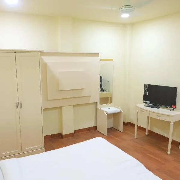 Vibha Raj Grand, khách sạn ở Kānpur