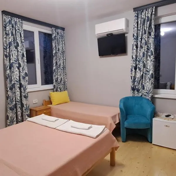 Къща за гости Марчела и ресторант, hotel in Gara Lakatnik