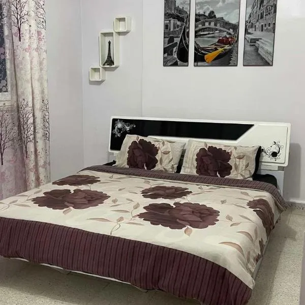 An entire house in Béchar منزل كامل في بشار, hotel em Béchar