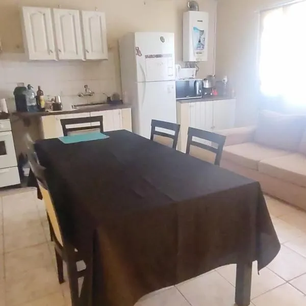 Casa particular con estacionamiento compartido, hotel u gradu Gvalegvajču