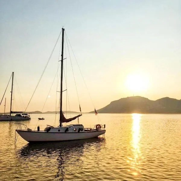 stlocavoile 2, Seuls à bord d un voilier dans le golfe, hotel in Porto-Vecchio