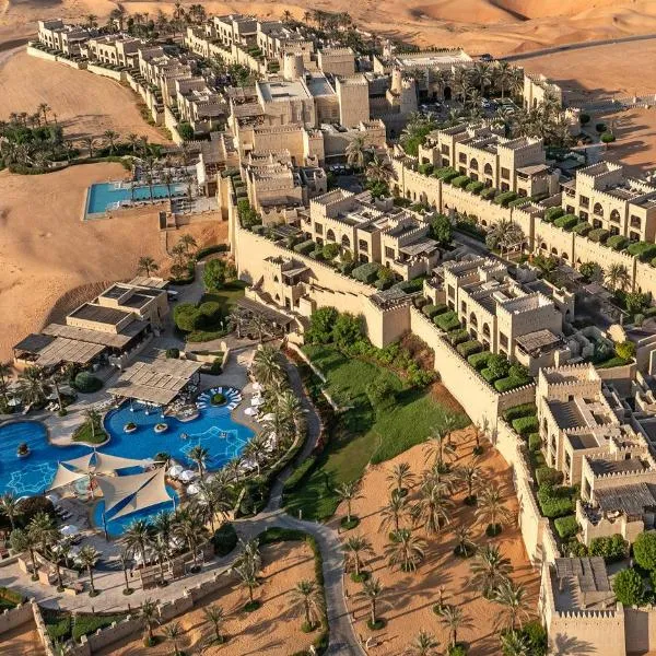 Anantara Qasr al Sarab Desert Resort, hotel in Jurayrah