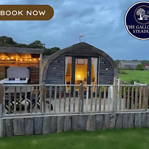 The Galloway Steading- The Bee Hive Couples Retreat with Hot Tub and Fire Pit, hotel in Glenluce