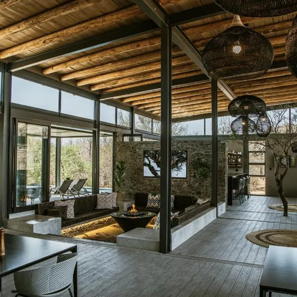 Umoya Safari Lodge, hotel i Matlhagame