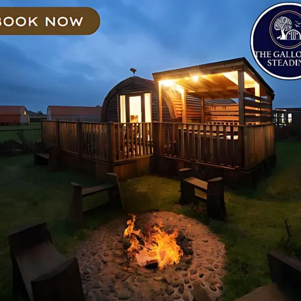 The Galloway Steading - The Stag Hoose family cabin with Hot Tub and Fire Pit, hotel in Glenluce
