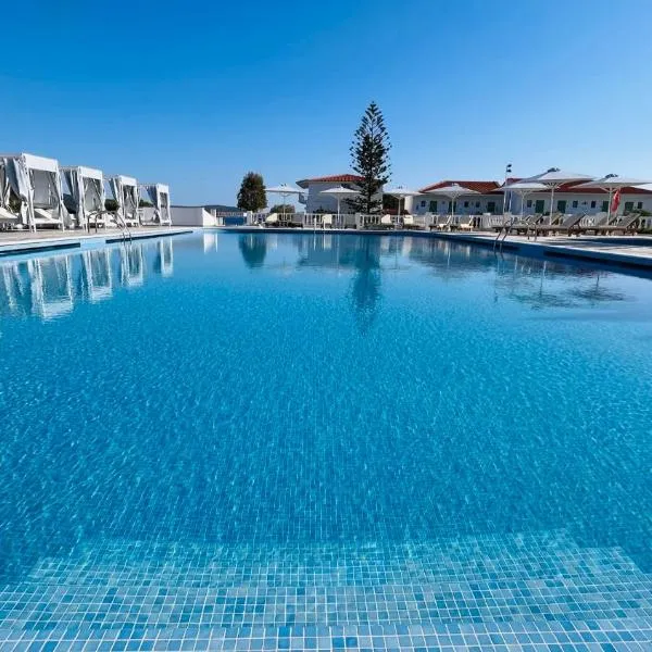 Sirenes Beach Resort, hotel en Samos