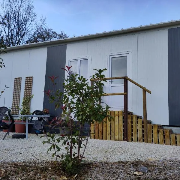 Tiny House Ecuries du Vieux Moulin,位于Choignes的酒店