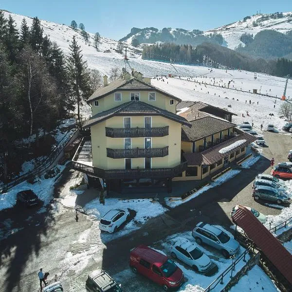 Hotel Dolomiti - Azzurro Club, hotel in Brentonico