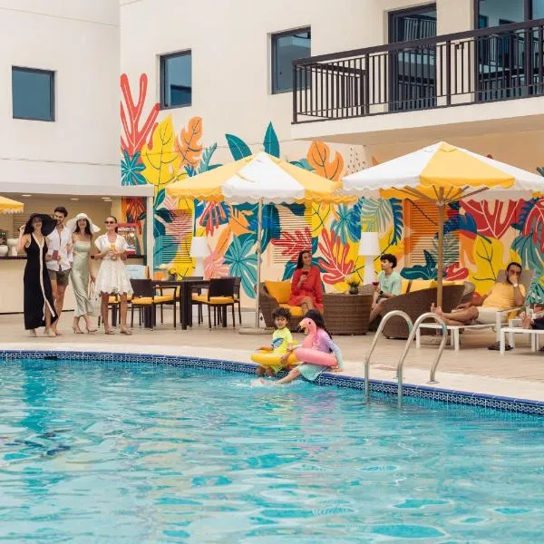 Golden Sands Suites, hotel in Dubai