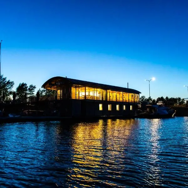 YACHTER CLUB Modrá Čajka, hotel v destinaci Dunacsún