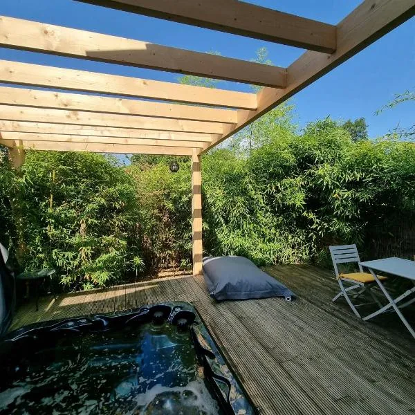 L ABRI spa et détente、Lierguesのホテル