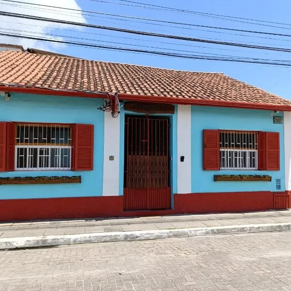 Atlantic Pousada, hotel in São Sebastião