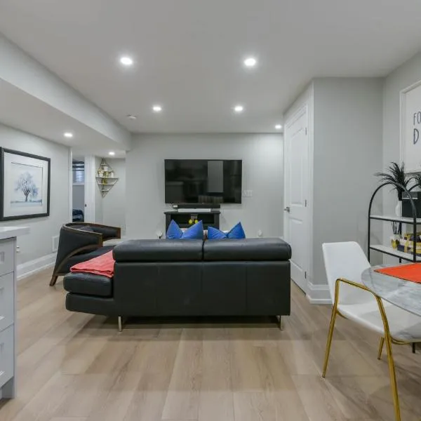 Stunning 2 bedroom - Oakville Prime Location, hotel in Oakville