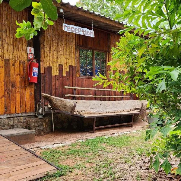 Nxabii Cottages، فندق في كاسان