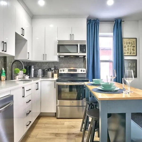Sherby LUX - Central, Parking, Renovated, Sleeps 6, hotel v destinaci Sherbrooke