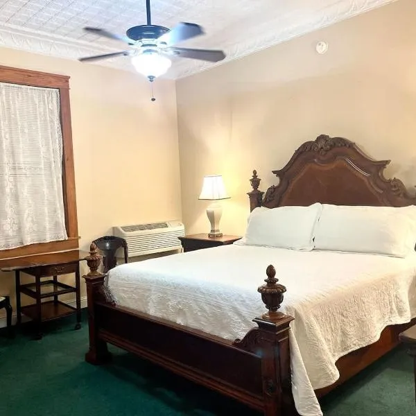 The Eastland Historic Hotel- Imperial Room, hôtel à Eastland