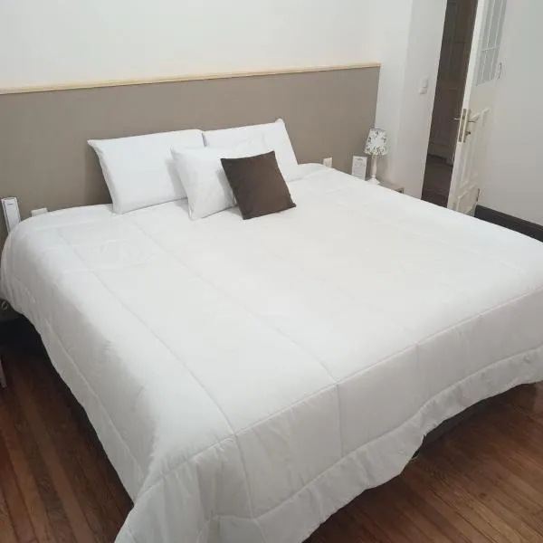 Colville Hospedaje, a 1 cuadra de la plaza mayor de lima, Hotel in Lima