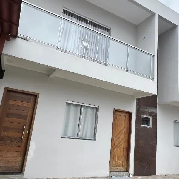 Quarto com banheiro privado em casa de família 15km de Belém，位于阿纳宁德瓦的酒店