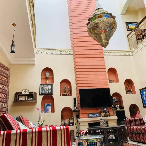 Traditional Riad 4-bedroom in the heart of Rabat medina, ξενοδοχείο στο Ραμπάτ
