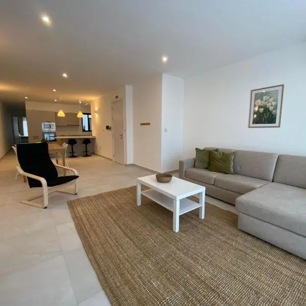 Swieqi Malaika New Apt 7, hotel in Is-Swieqi