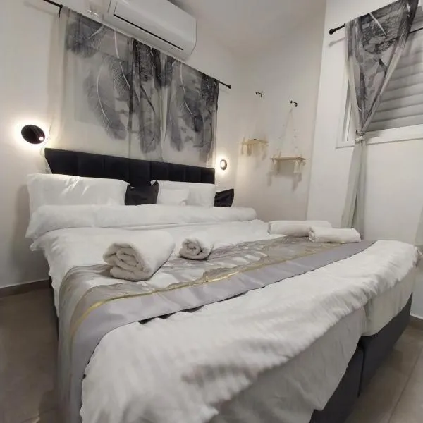 אחוזת דבורה בבני ברק, Hotel in Giv‘at Shemuʼel