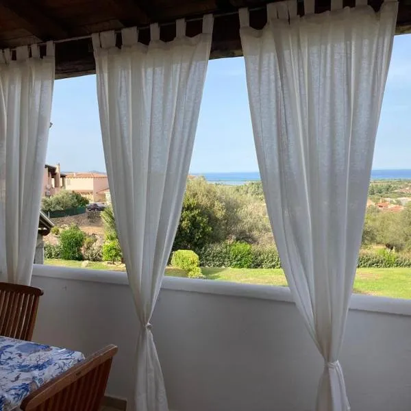 Bellavista San Teodoro appartamento vista mare、Lu Lioniのホテル