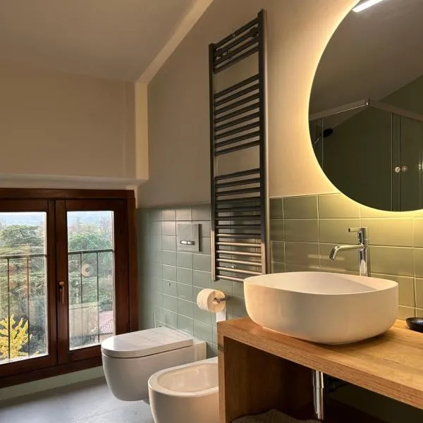 Modern loft FREE PARKING, Old watermill, hotel in Montorio Veronese