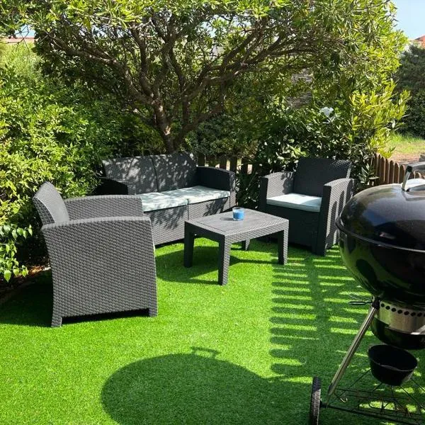 La finestra su Stintino 4 Appartamento con giardino, hotel em Stintino