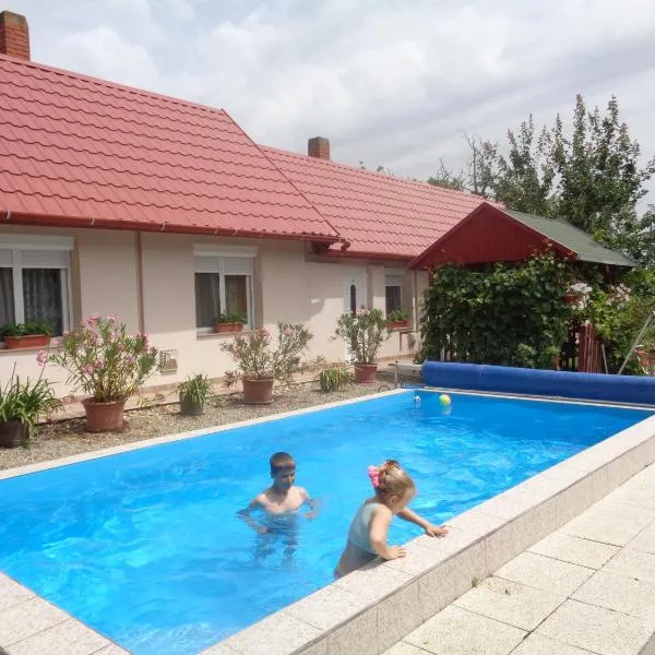 Irénke Vendégház, hotel in Alsópáhok