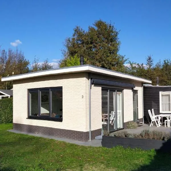 Villa dichtbij het strand, hotel v destinácii Ouddorp