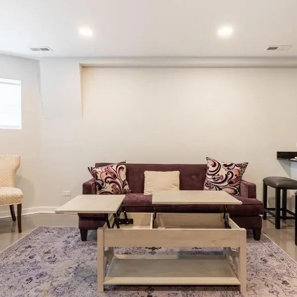 New Adorable Unit Located in Historic Greystone, hotel v destinaci Chicago