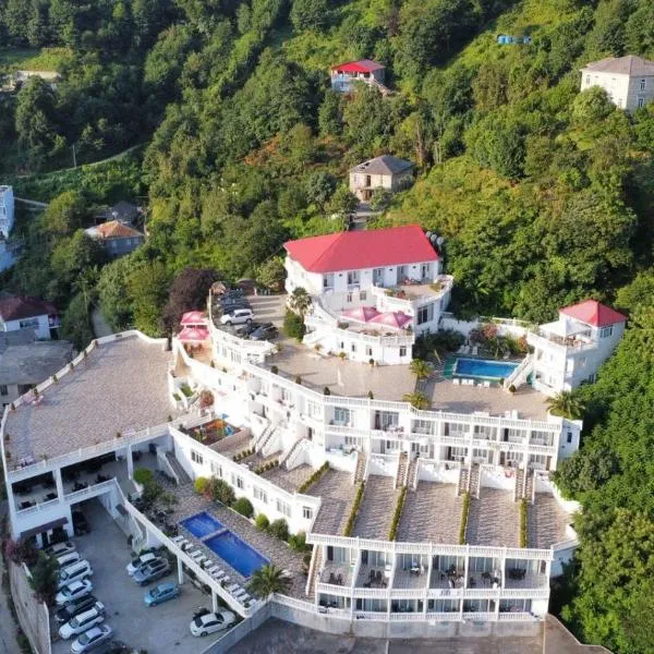 Zura palace, khách sạn ở Kvariati